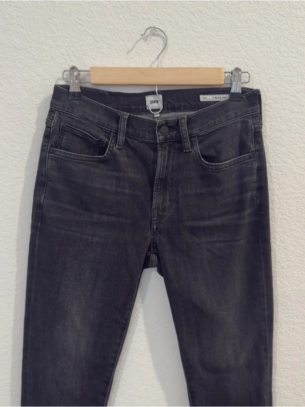 Edwin- Pixie 9” Mid Rise Skinny Jeans Size 26